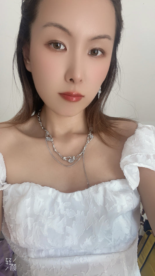 White moonlight plum chain